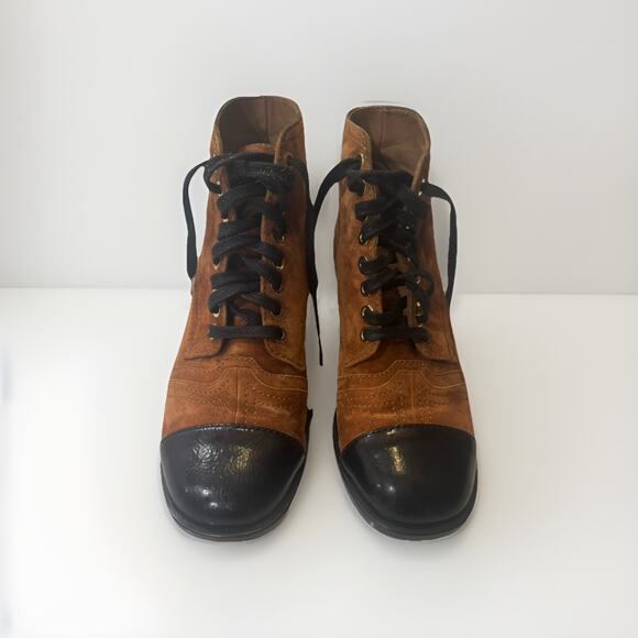 Chanel Suede, Leather Toe, CC Logo, Lace Up Ankle Boots Size 38.5, w/box - Picture 1 of 16